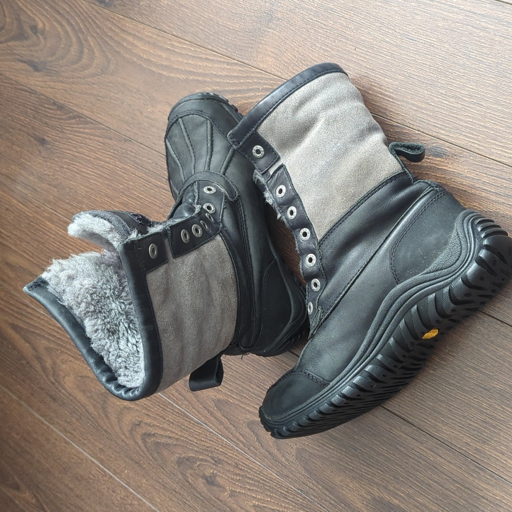 UGG Adirondack II Leather & Shearling Boot - Picture 4 of 12